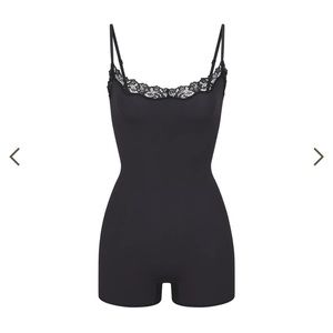 SKIMS fits everybody lace onesie onyx size medium